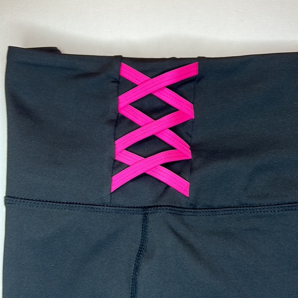 Yoga Shorts - Picture 3 of 4